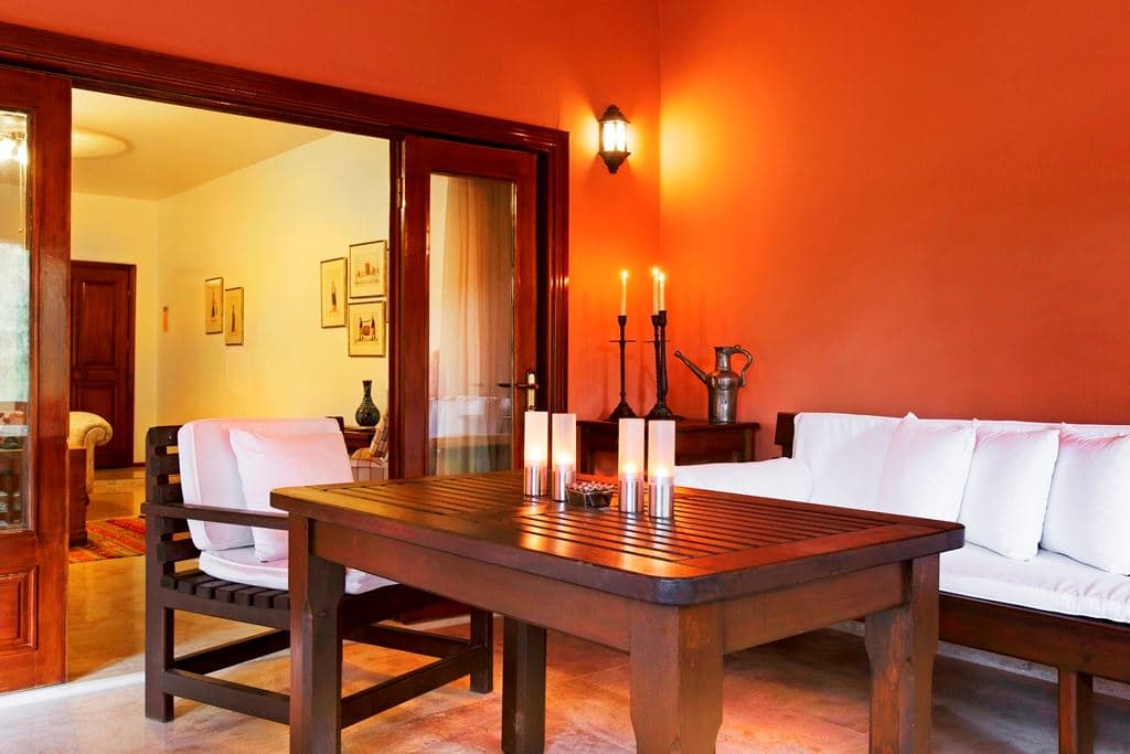 rooms-premium-suit