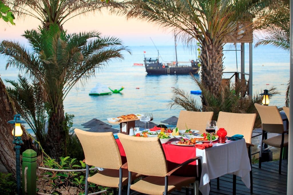restaurants-captain-black-restaurant