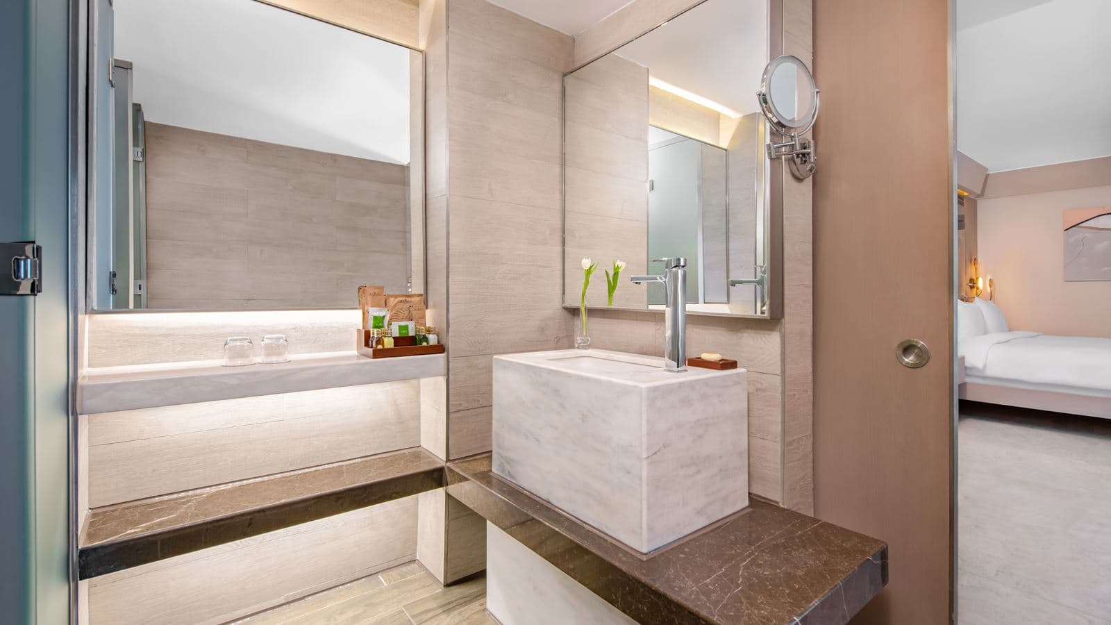 rooms-deluxe-suite