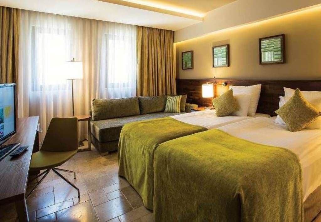 rooms-club-family-deluxe-suite-room