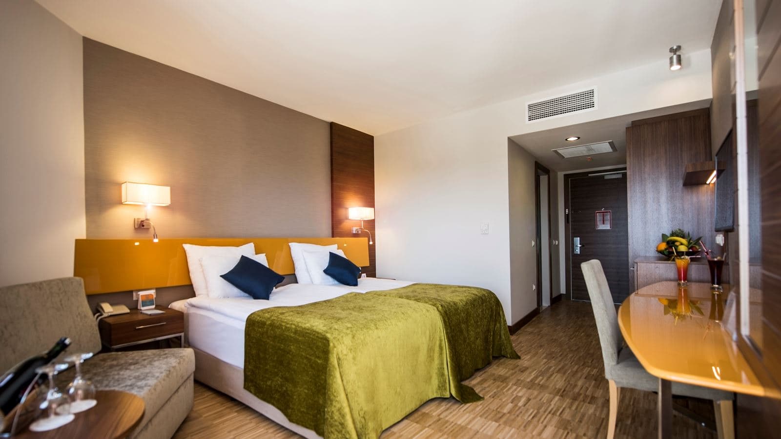 rooms-main-building-superior-standard-room-with-sea-view