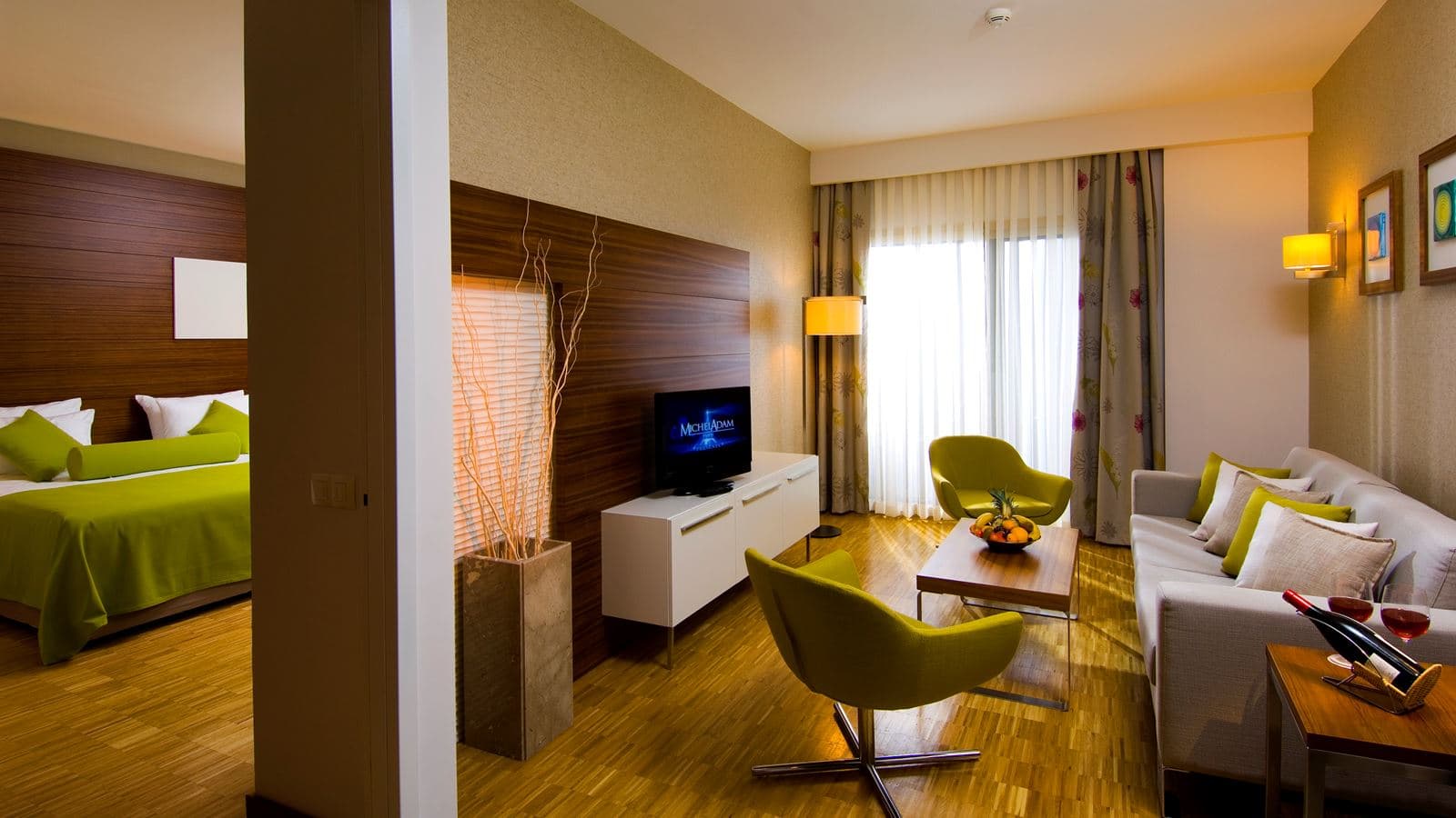 rooms-hotel-family-deluxe-suite-room