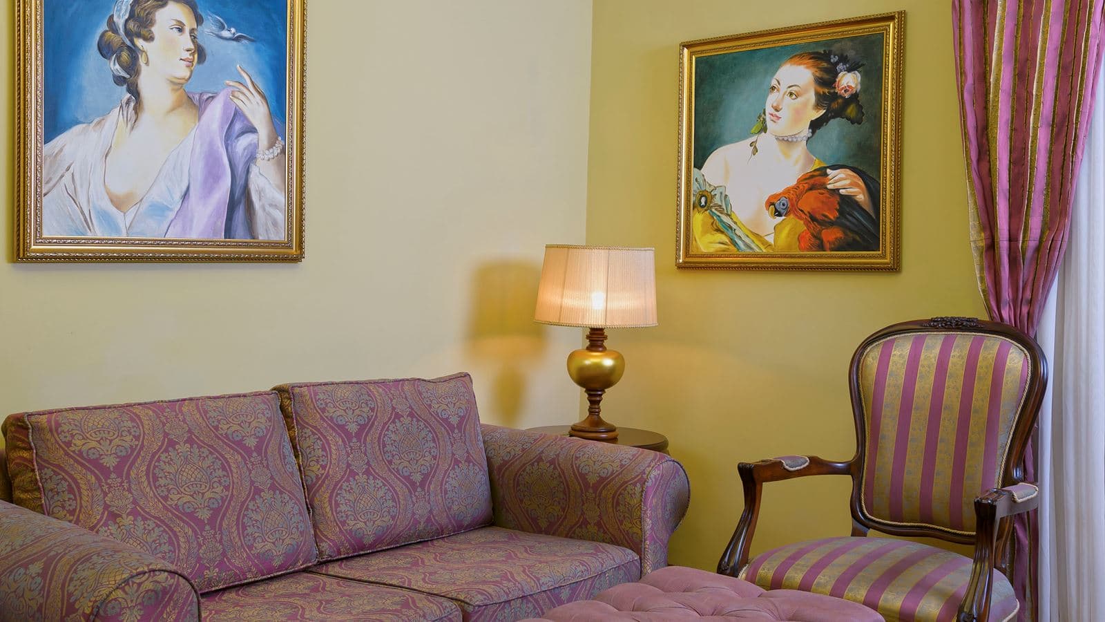 rooms-luxury-suite