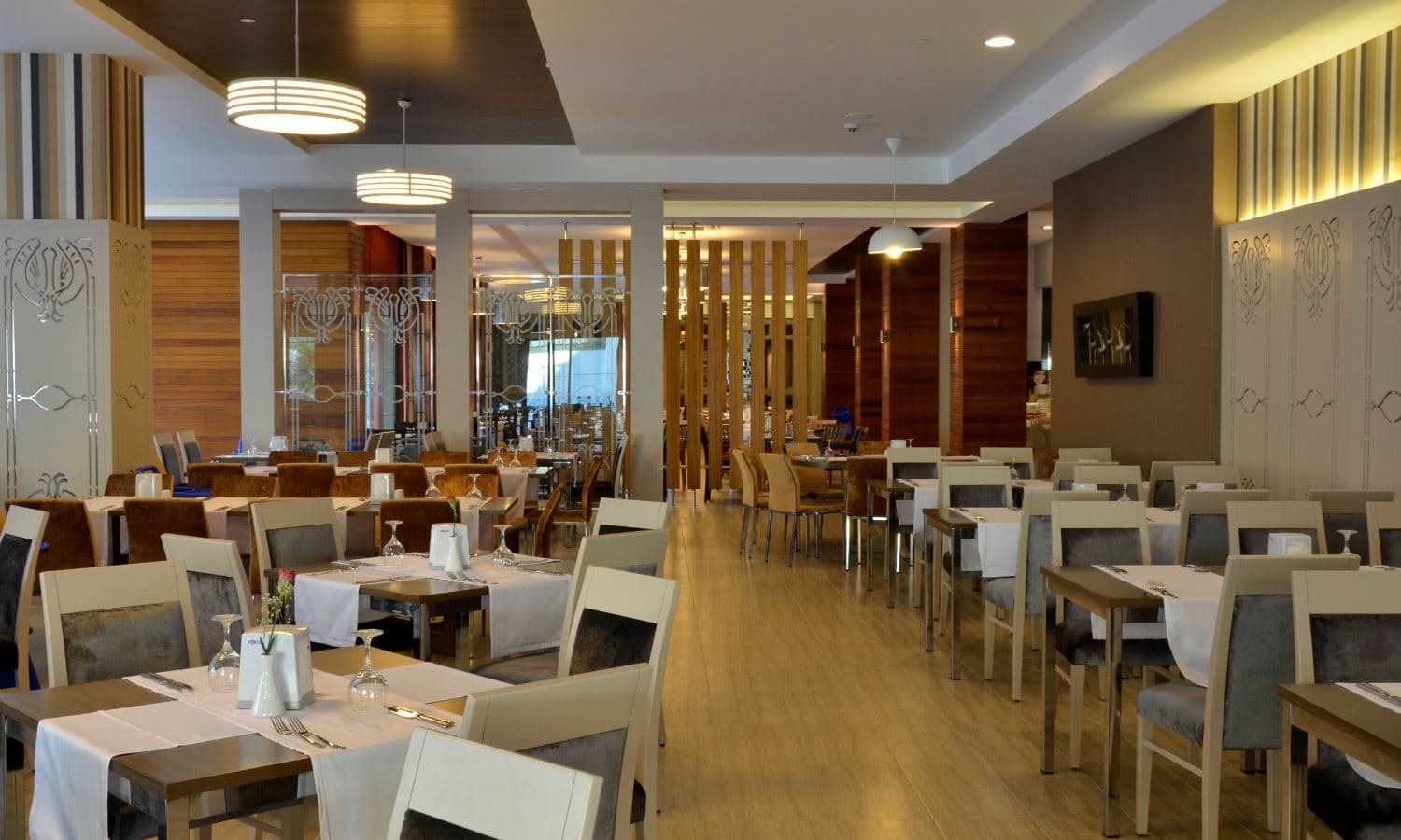restaurants-main-restaurant