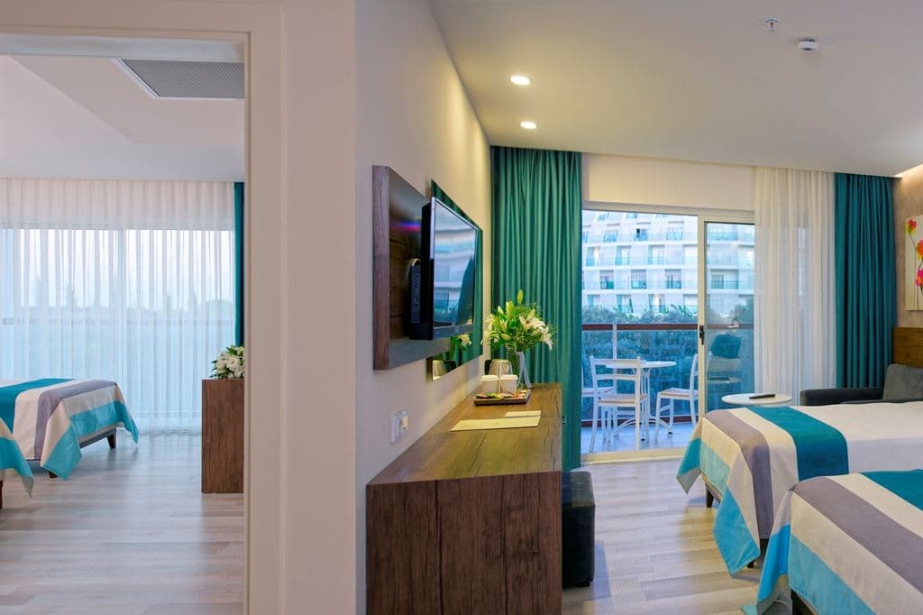 rooms-family-room