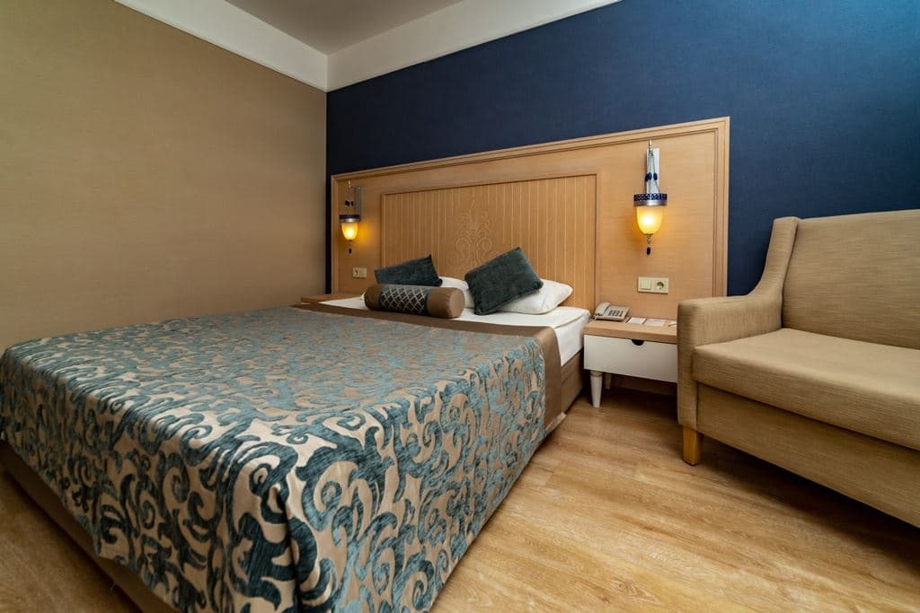 rooms-standard-room-land-view-with-balcony
