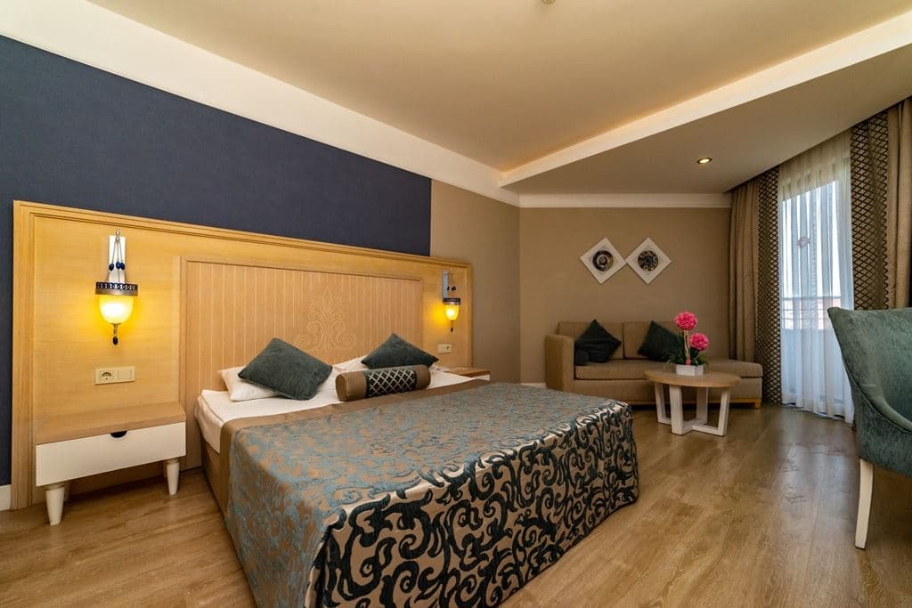 rooms-standard-room-land-view-with-balcony