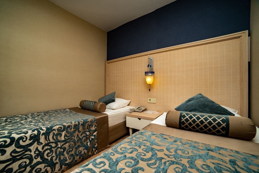 rooms-family-room-sea-view-2-bedrooms