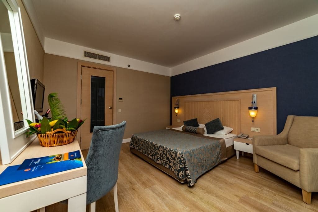 rooms-family-room-sea-view-2-bedrooms