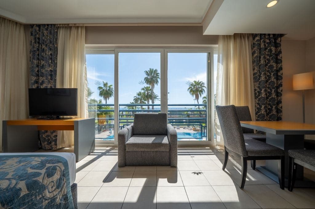 rooms-suite-room