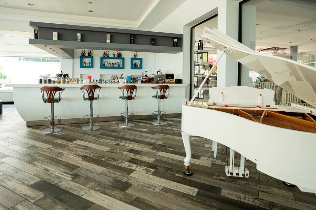 bars-piano-bar