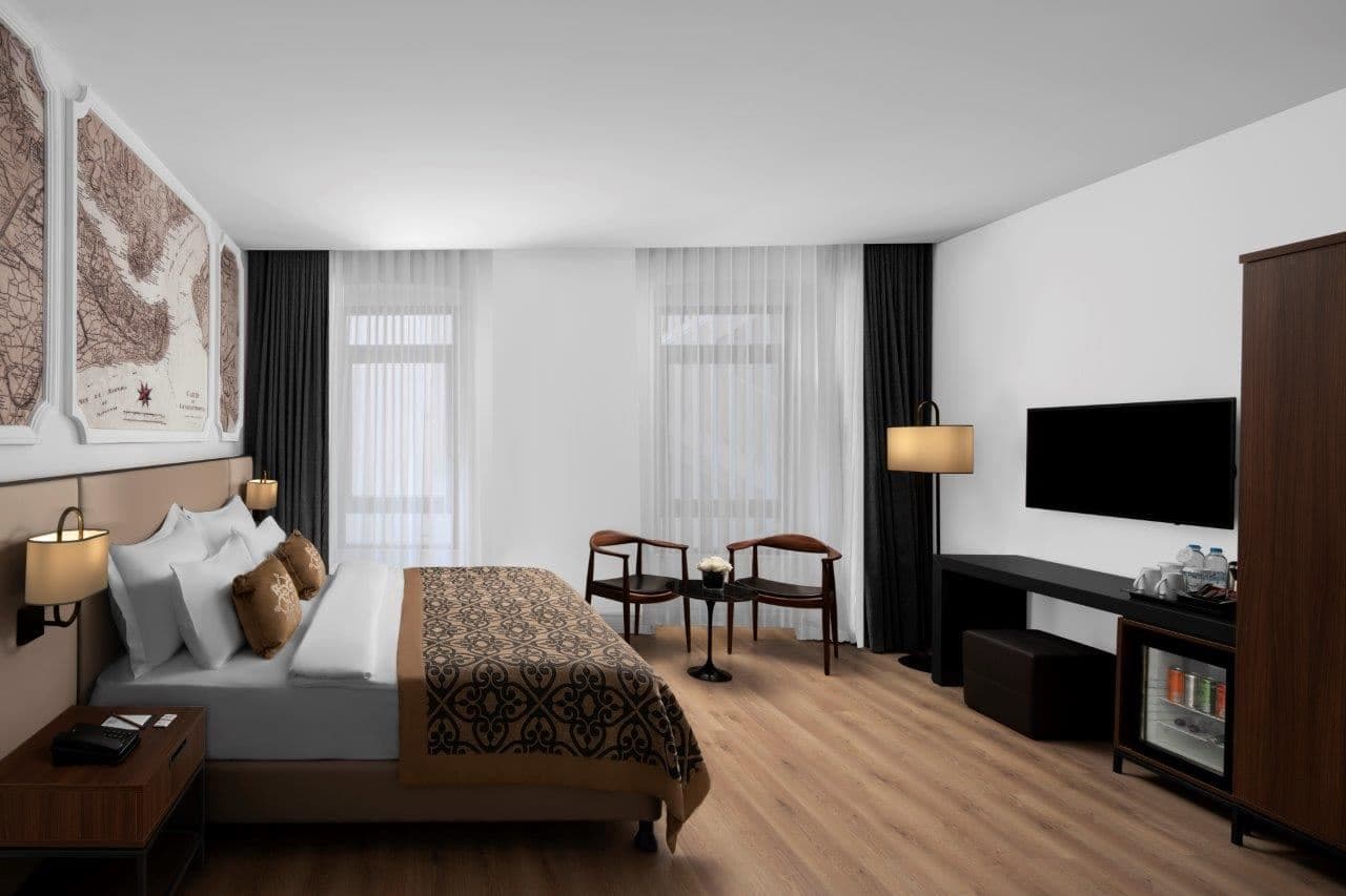 rooms-deluxe-suite-no-view-french