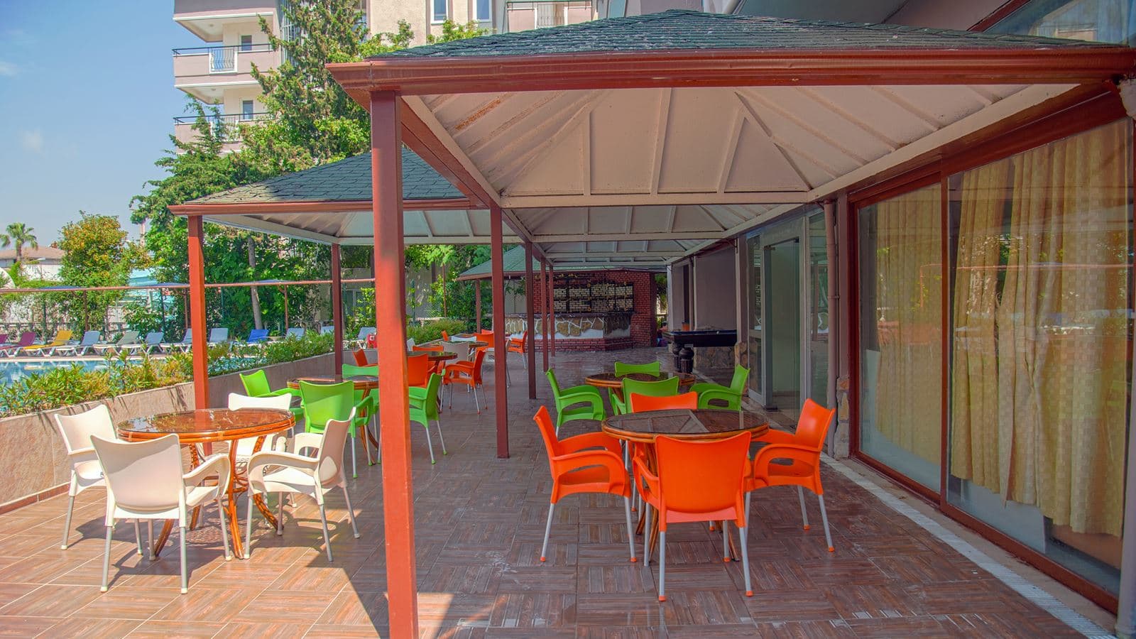 bars-pool-side-bar