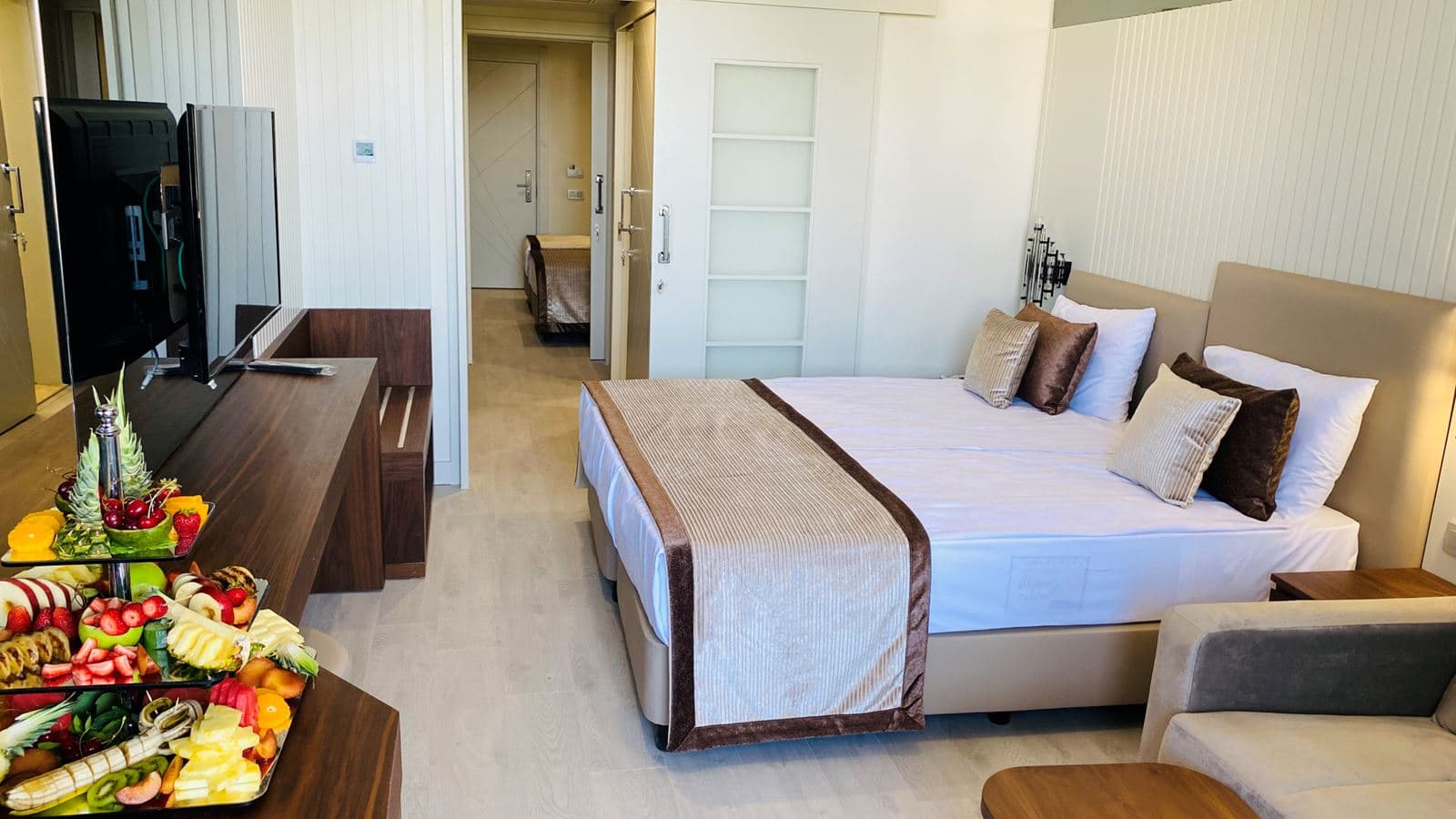 rooms-family-room