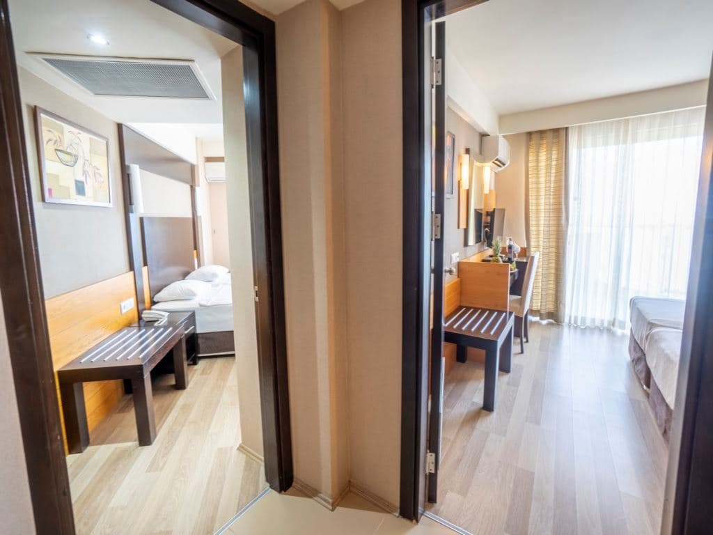 rooms-family-room