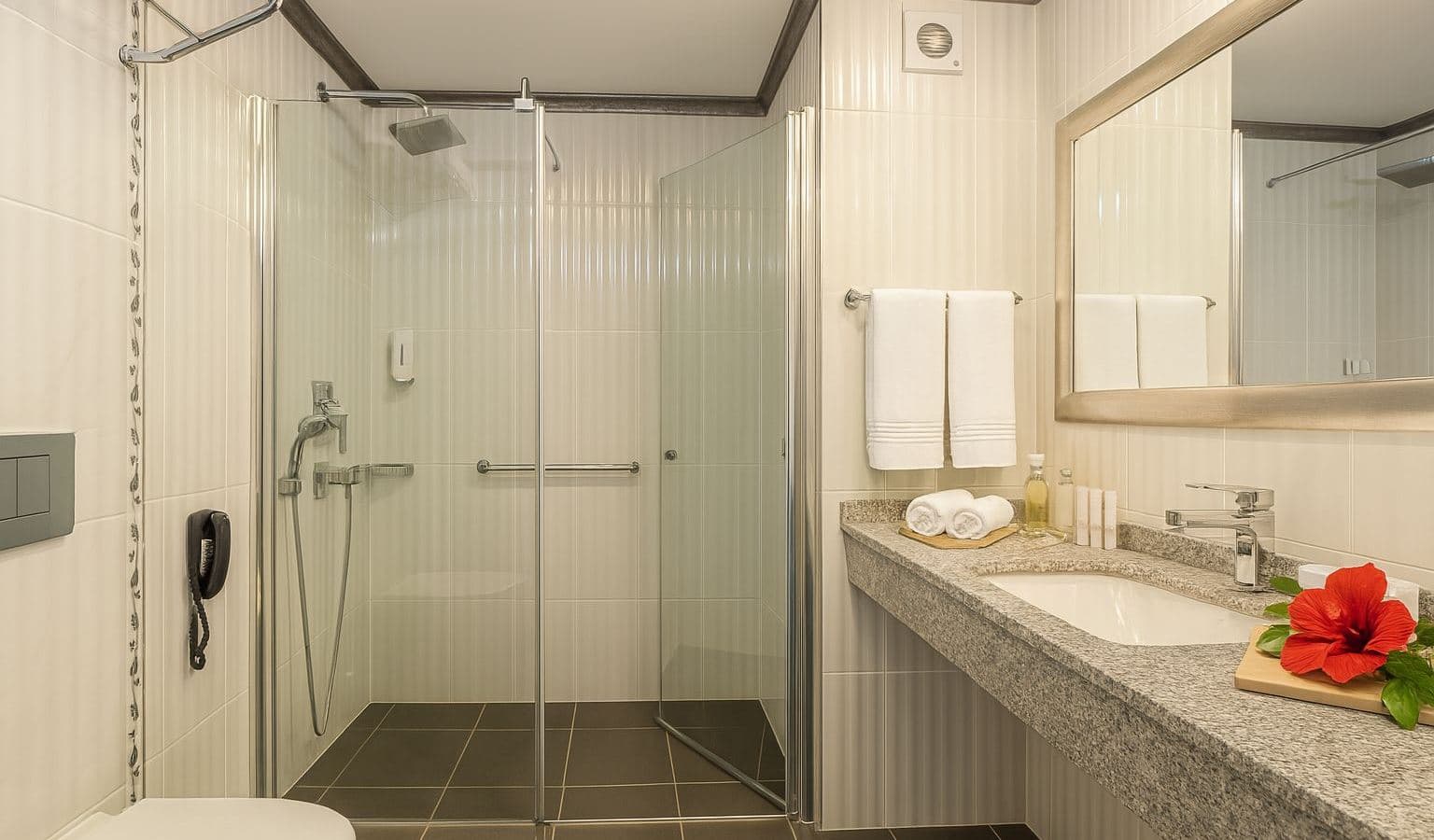 rooms-standard-room