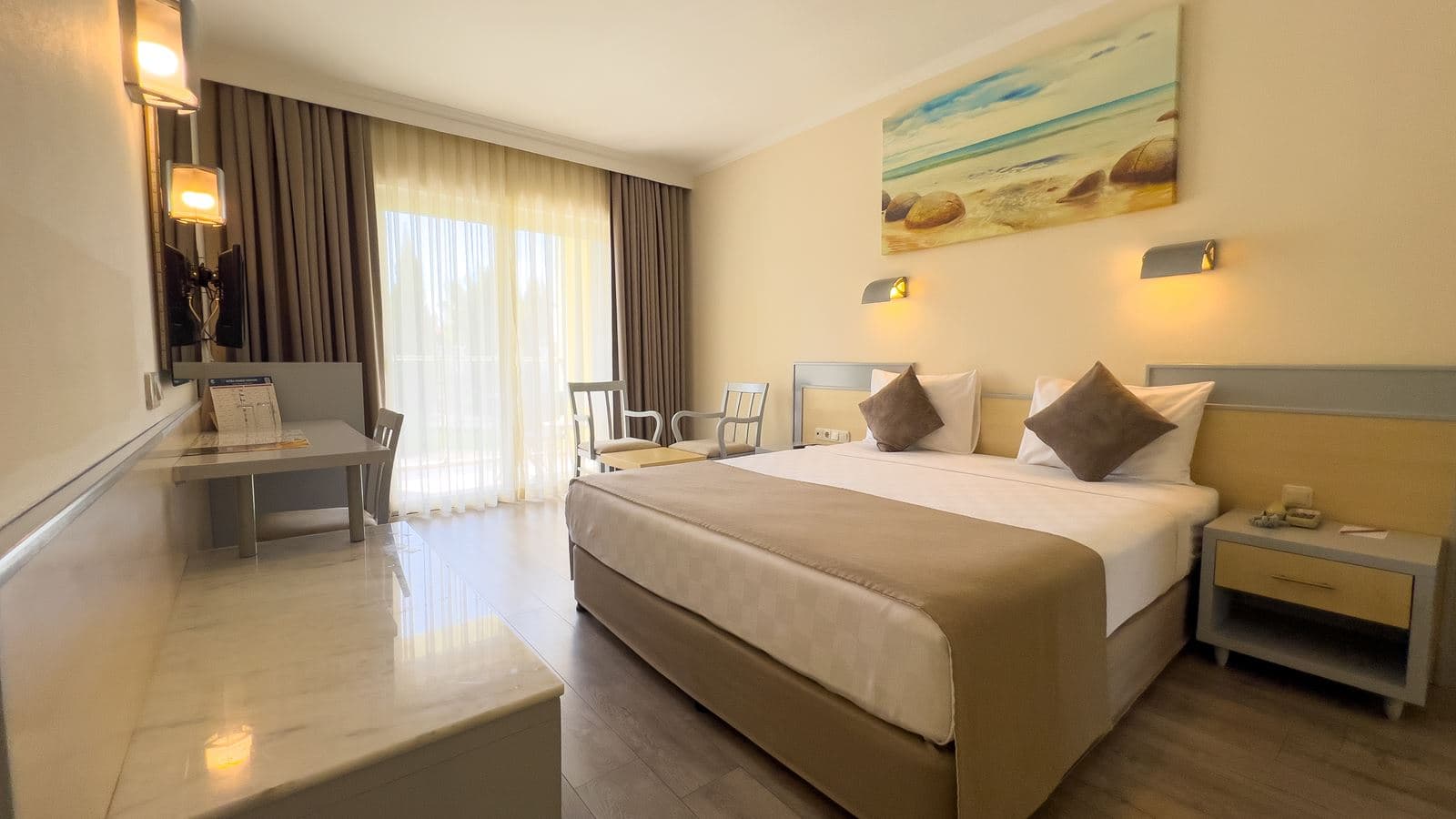 rooms-deluxe-suite