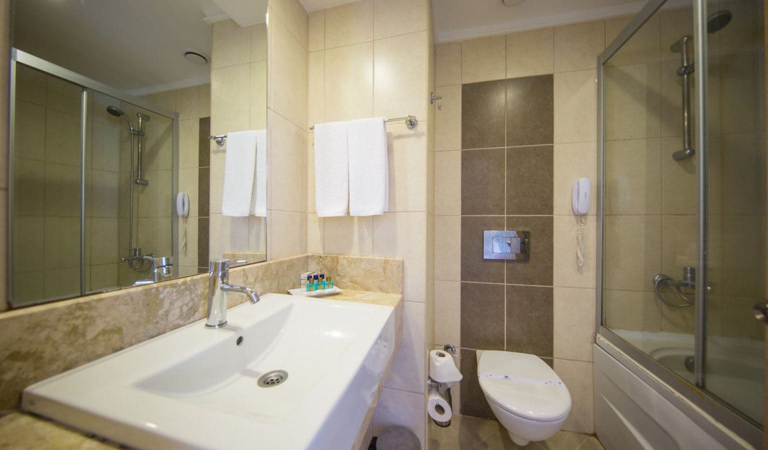 rooms-corner-room