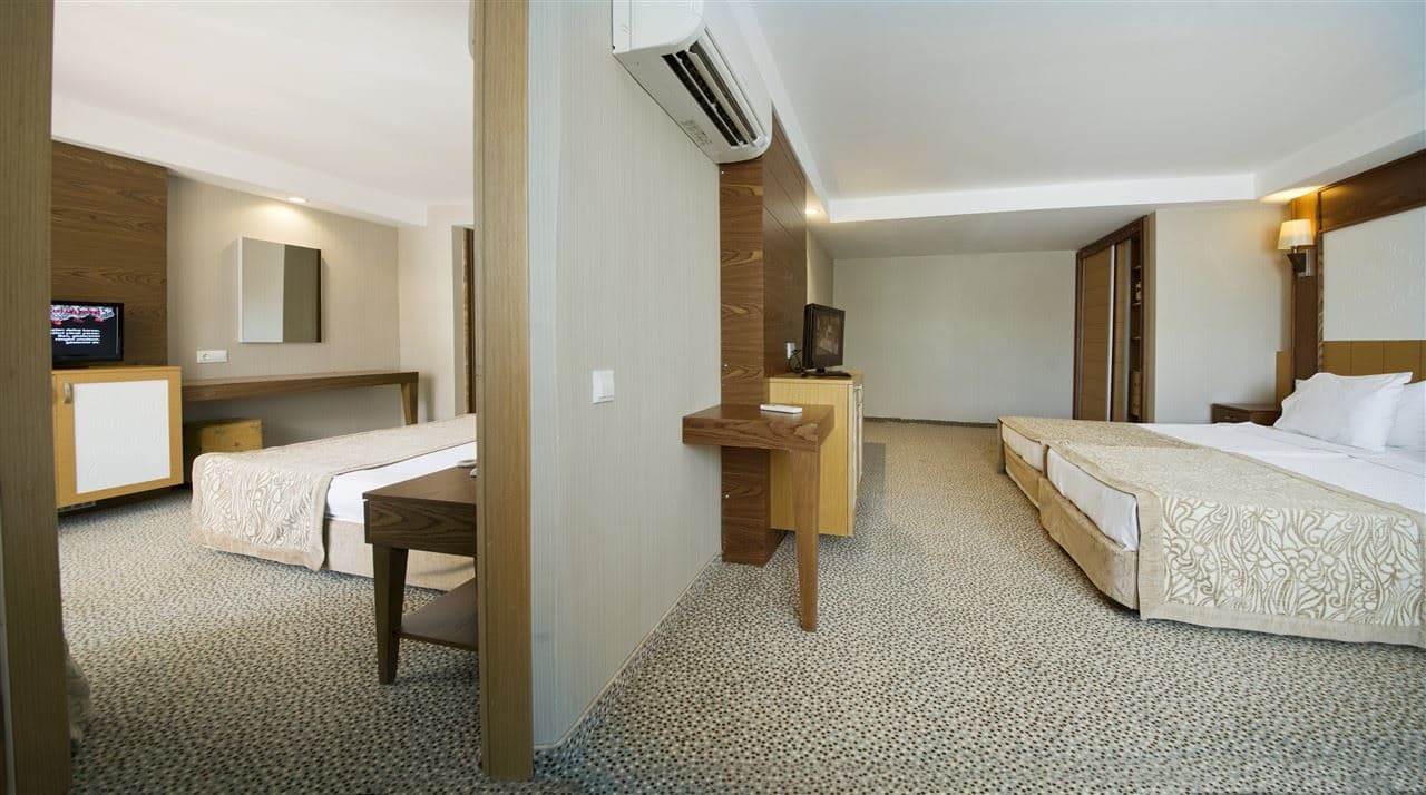 rooms-family-room