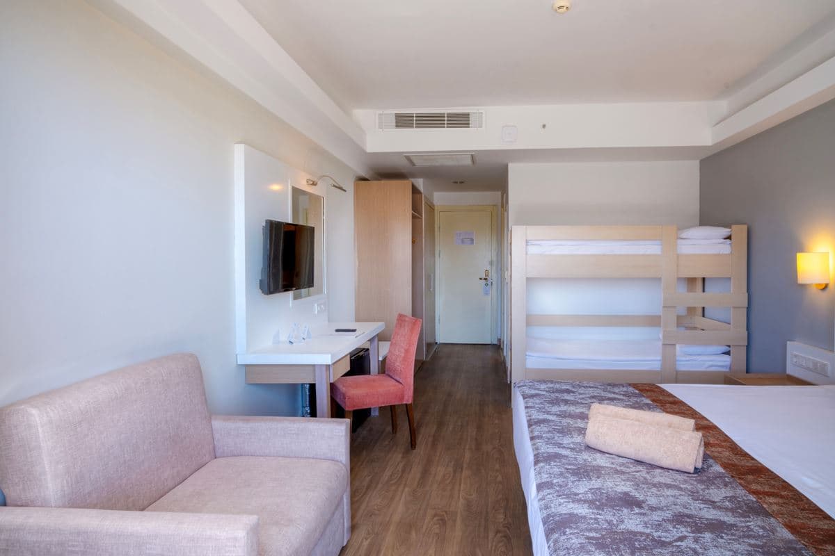rooms-family-room