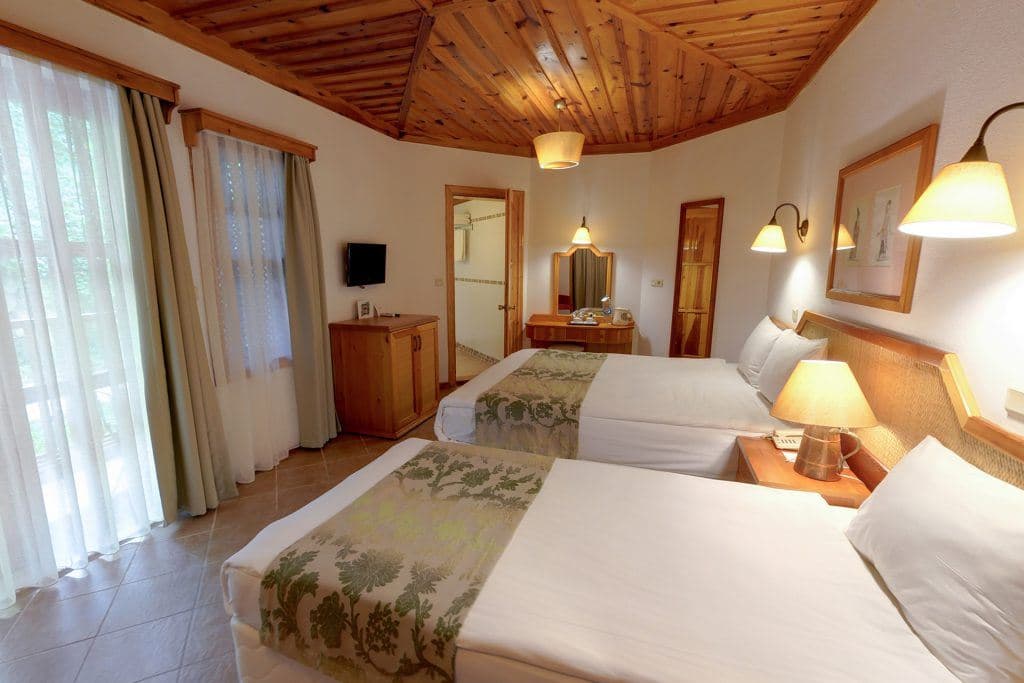 rooms-standard-room