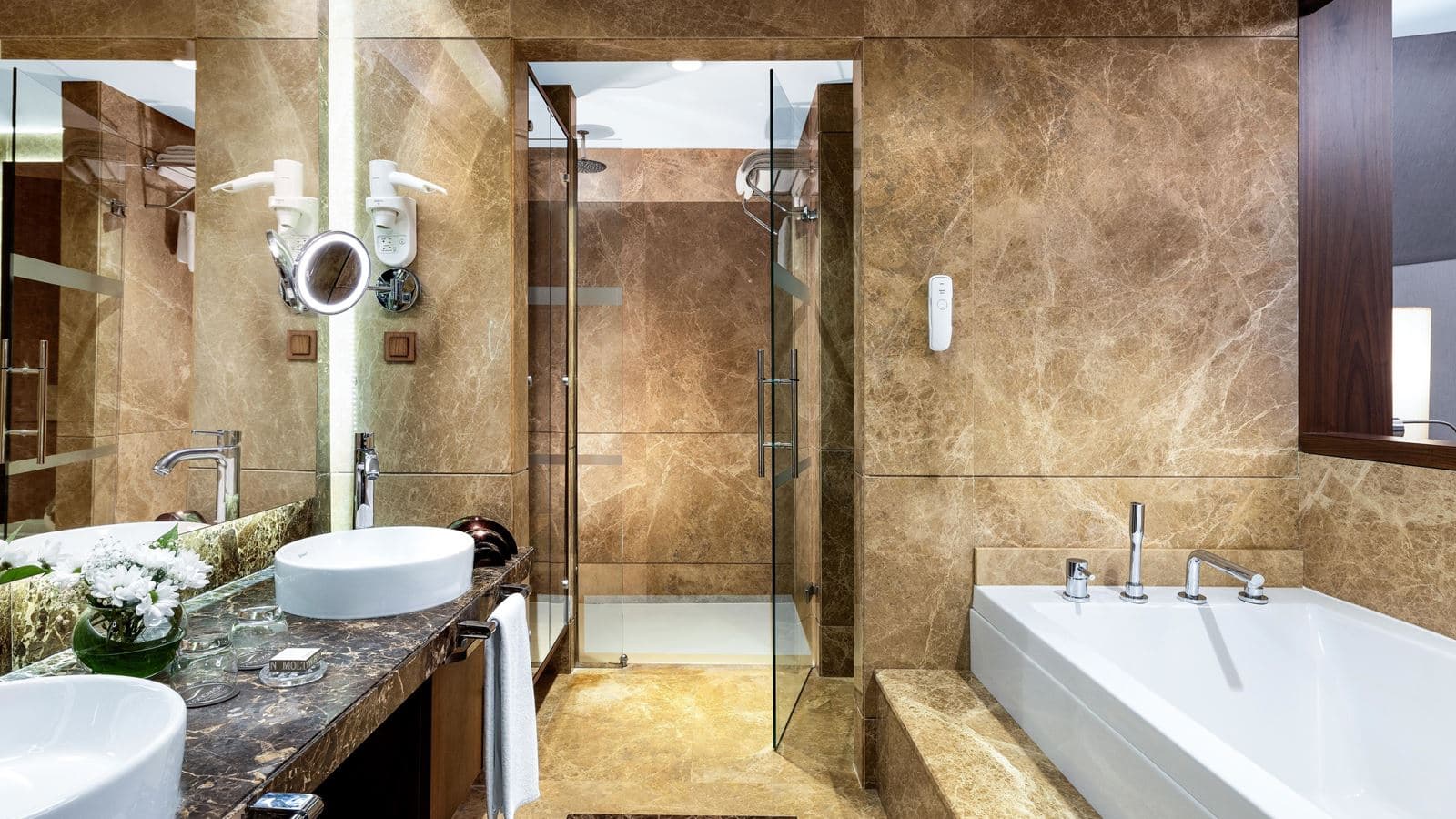 rooms-royal-suite