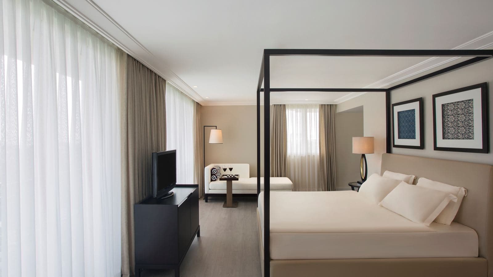 rooms-king-suite