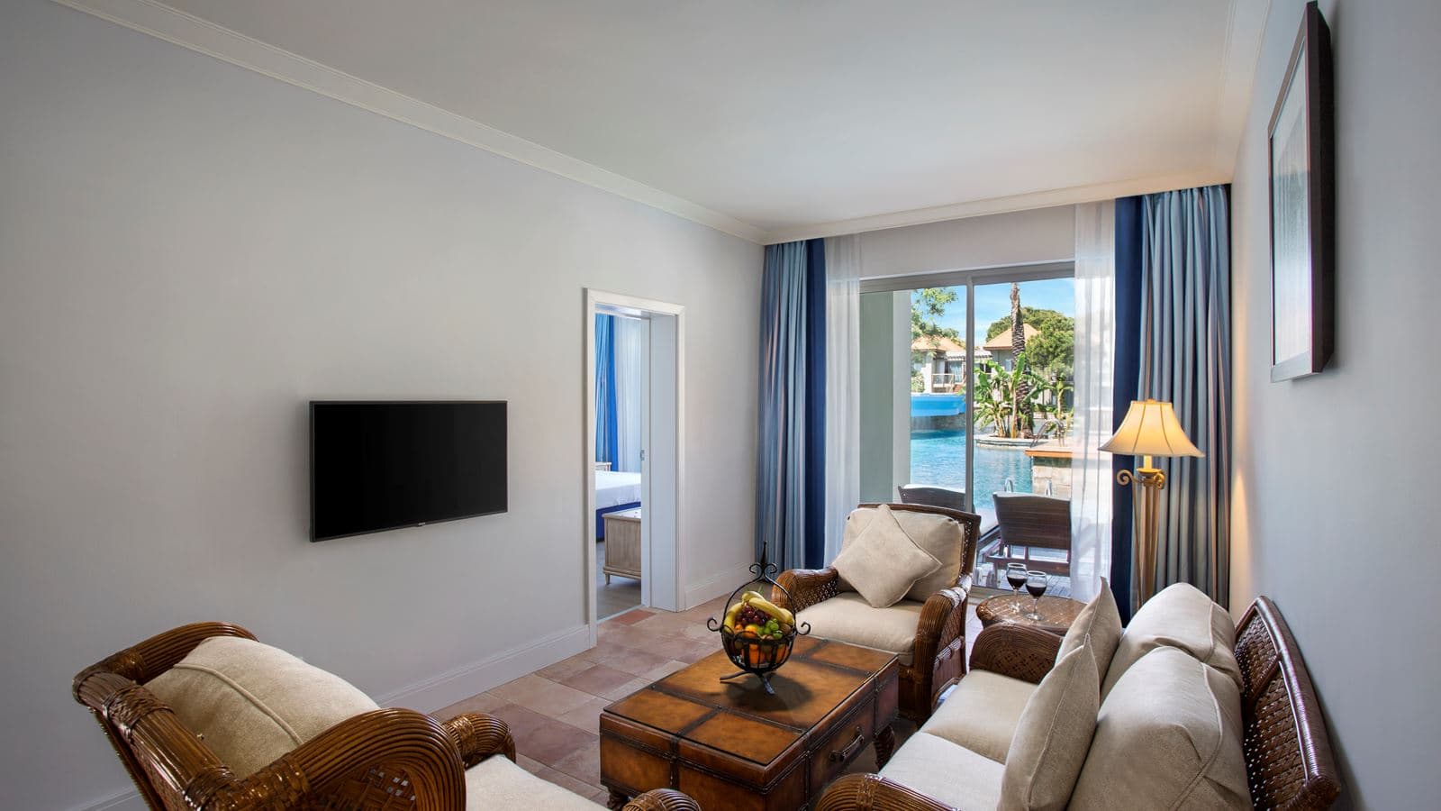 rooms-lake-villa