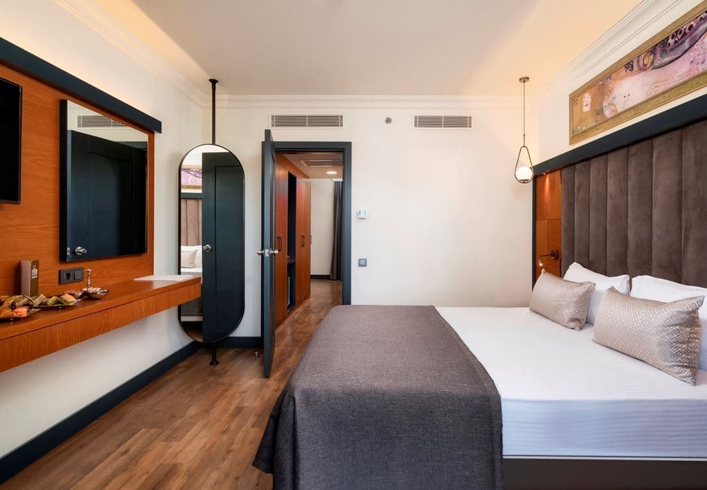 rooms-family-room