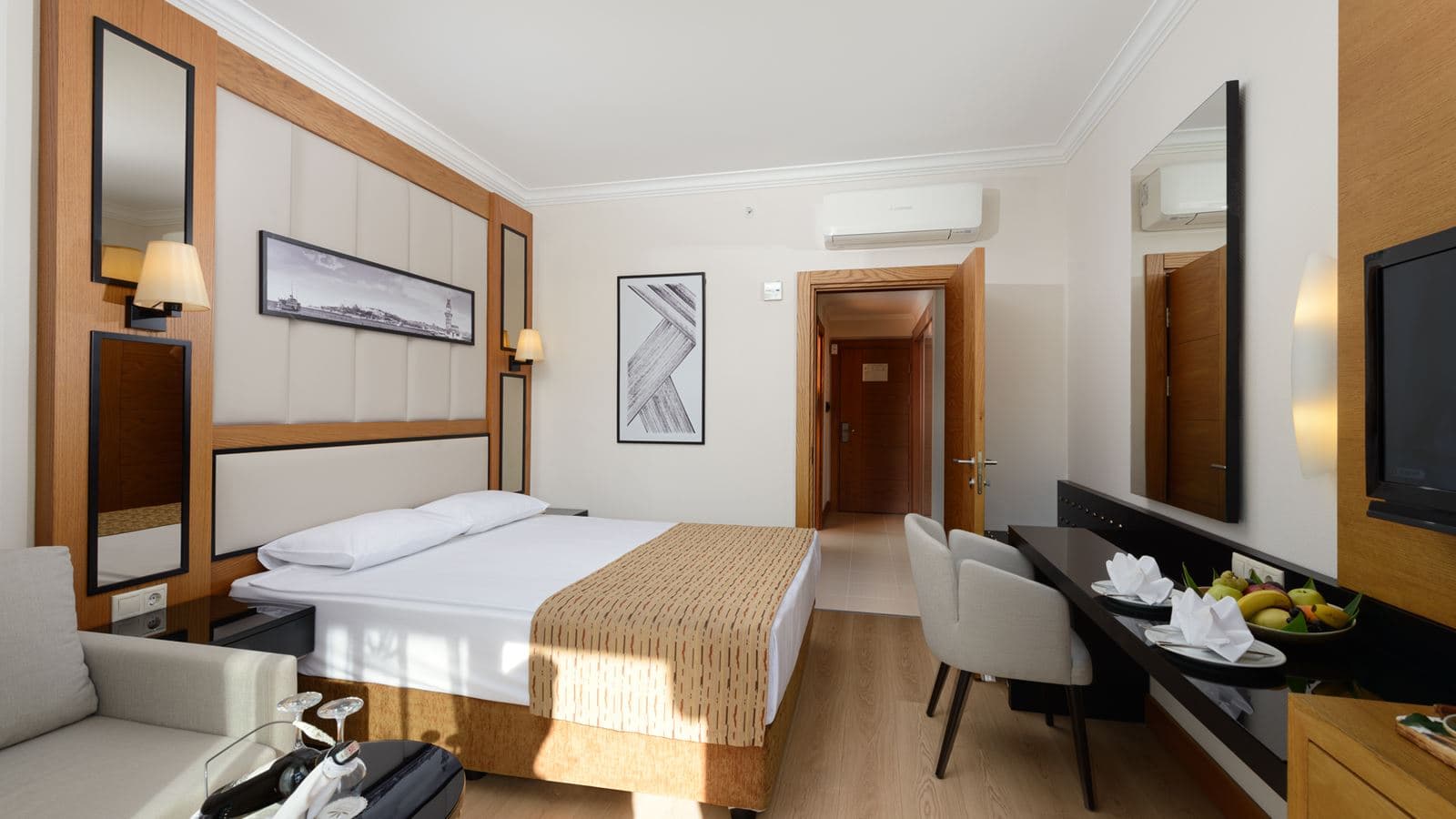rooms-standard-room-land-view-with-balcony