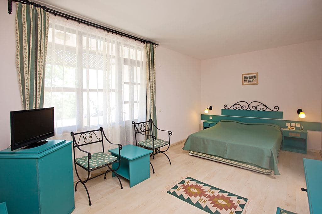 rooms-family-room
