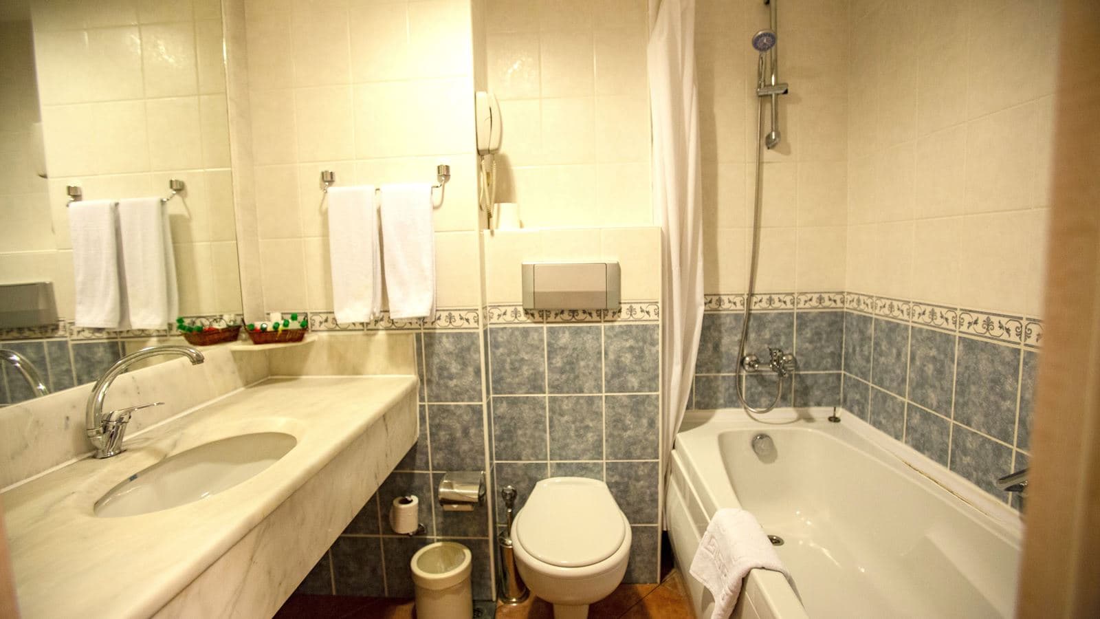 rooms-standard-room