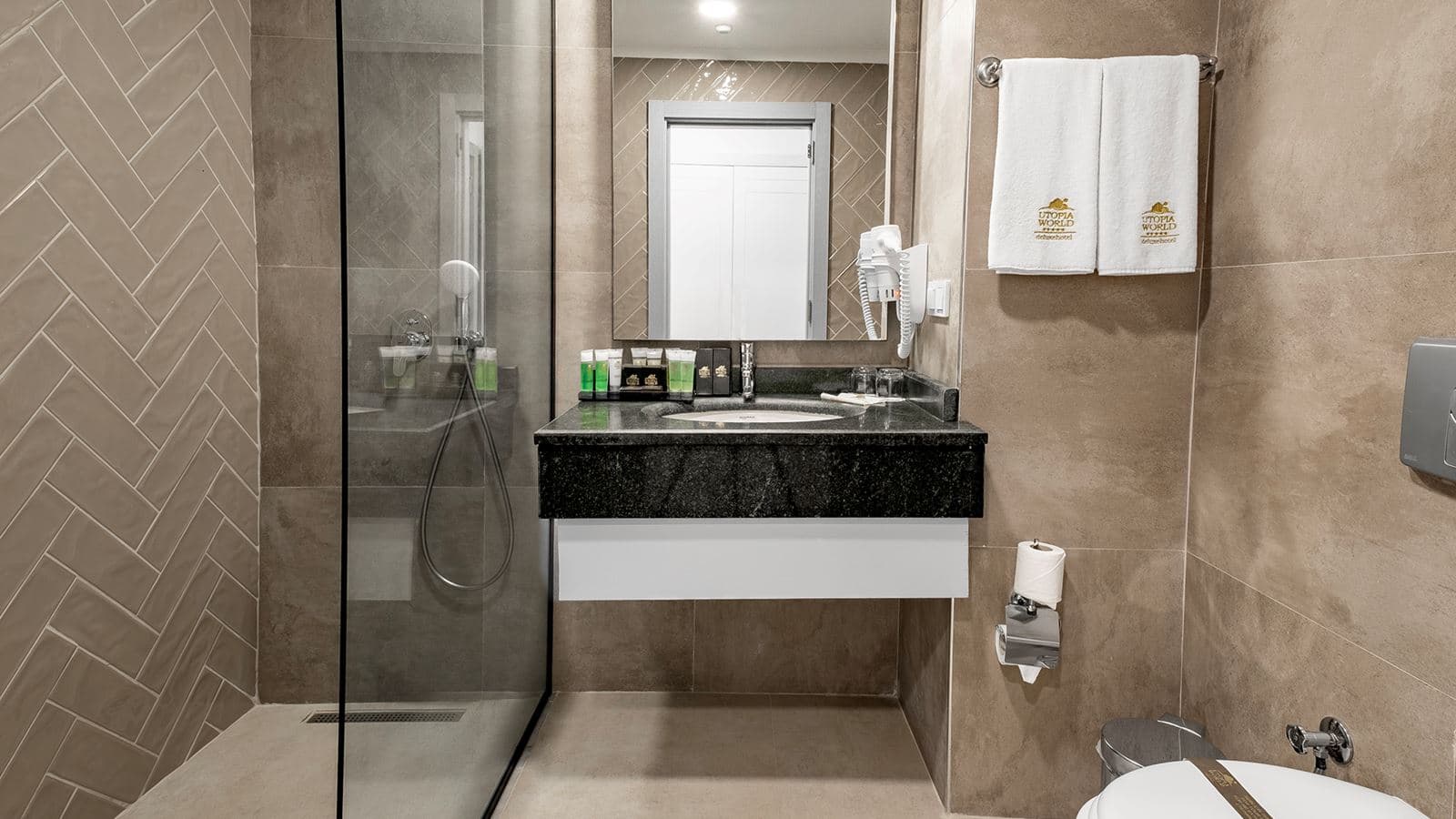 rooms-coral-room
