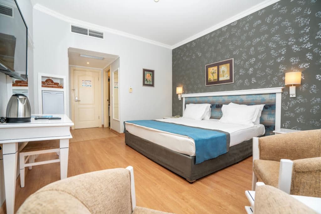 rooms-family-room