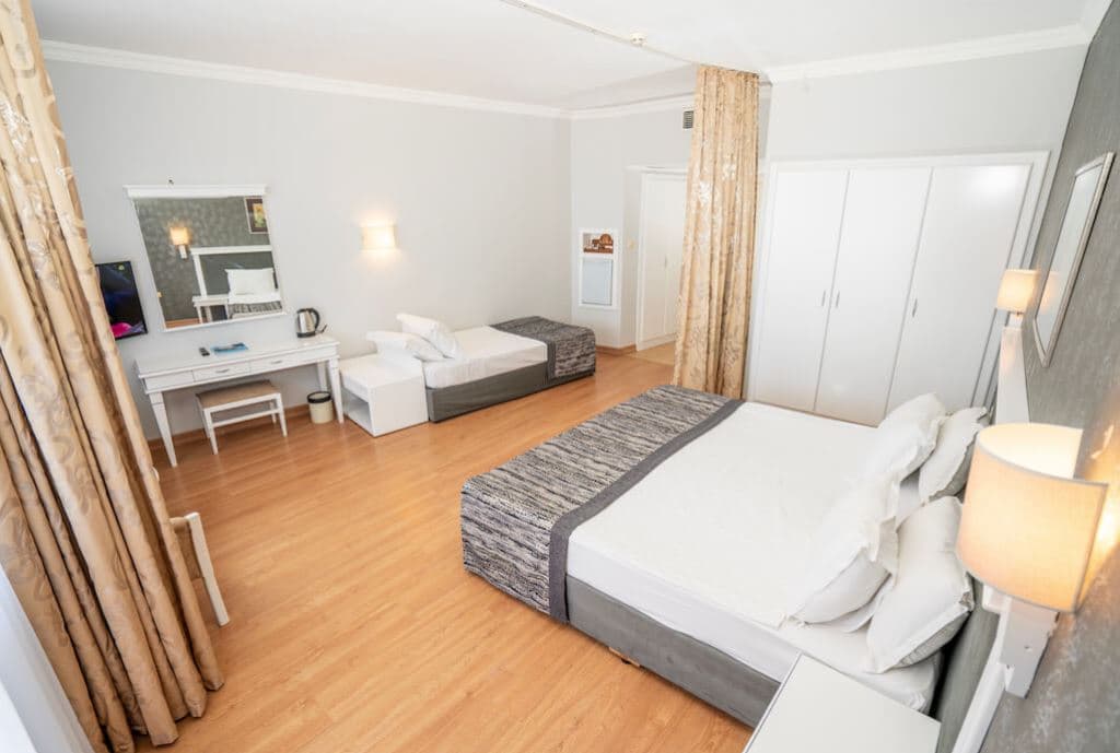 rooms-large-room