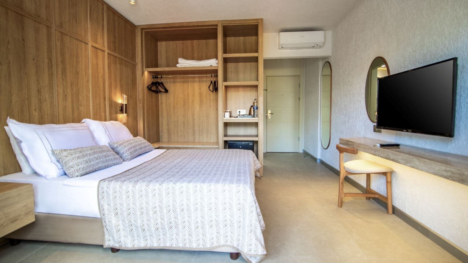 rooms-main-standard-room