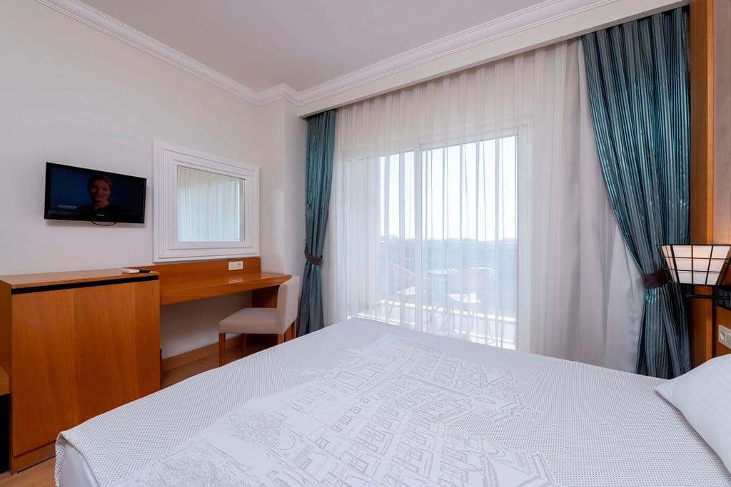 rooms-family-room-2-bedrooms