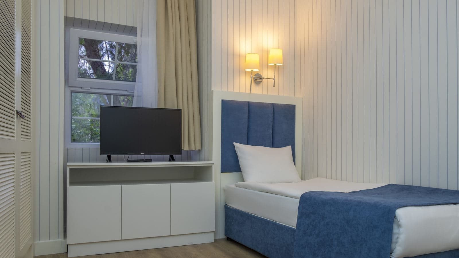 rooms-family-room