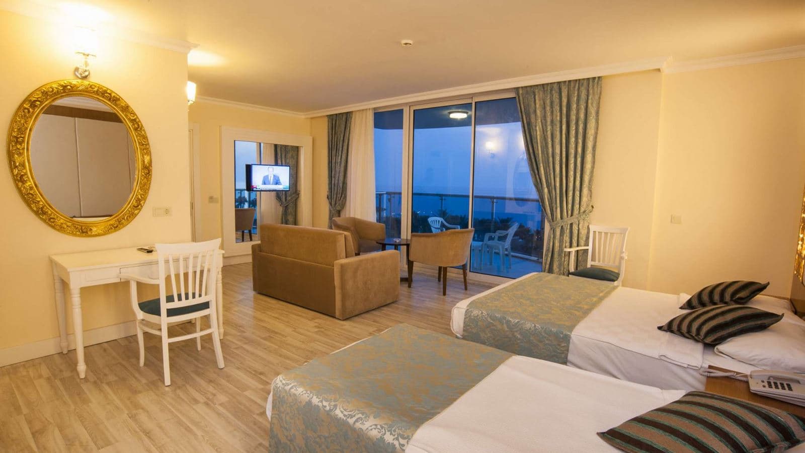 rooms-junior-room