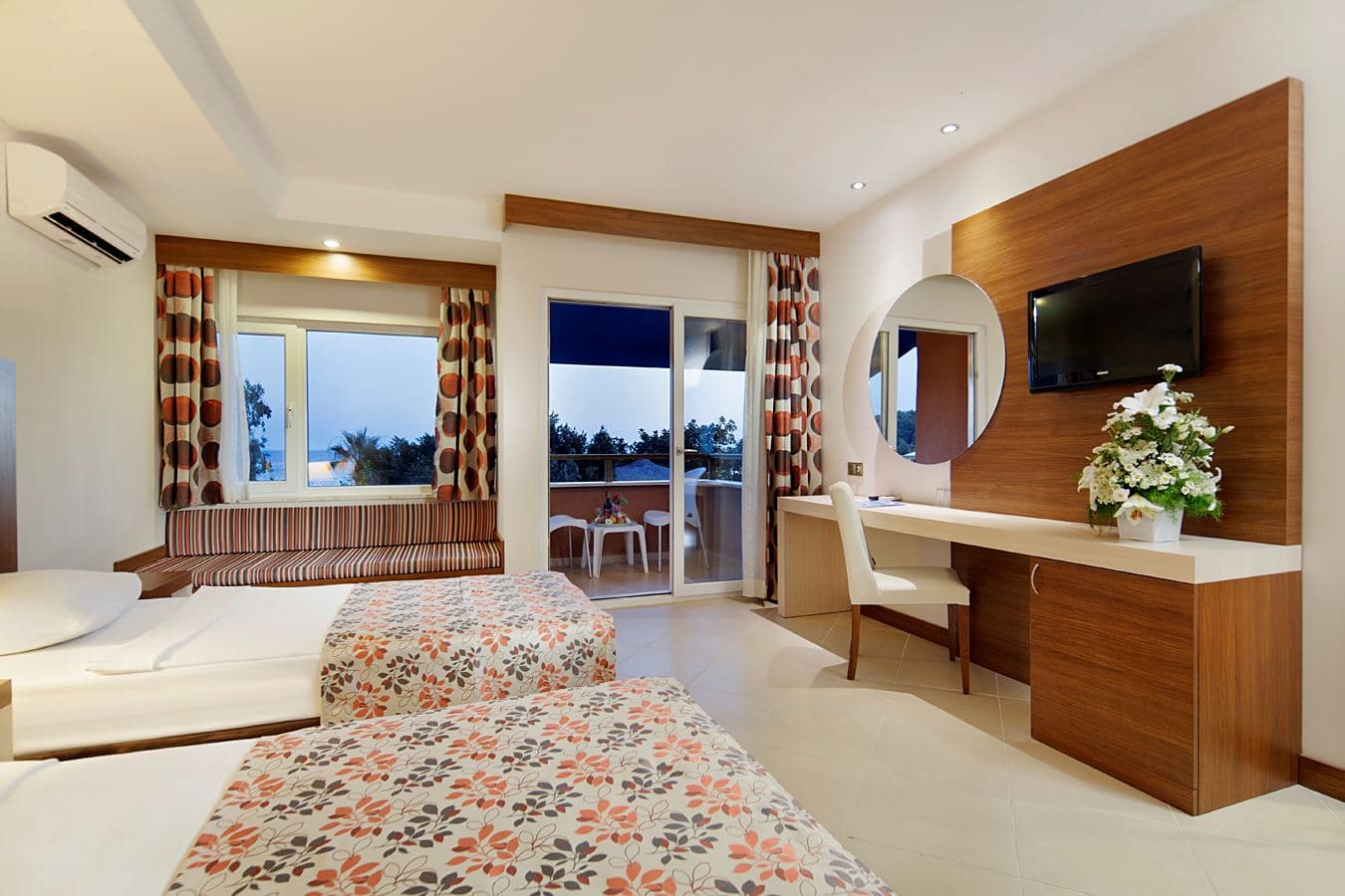 rooms-superior-room