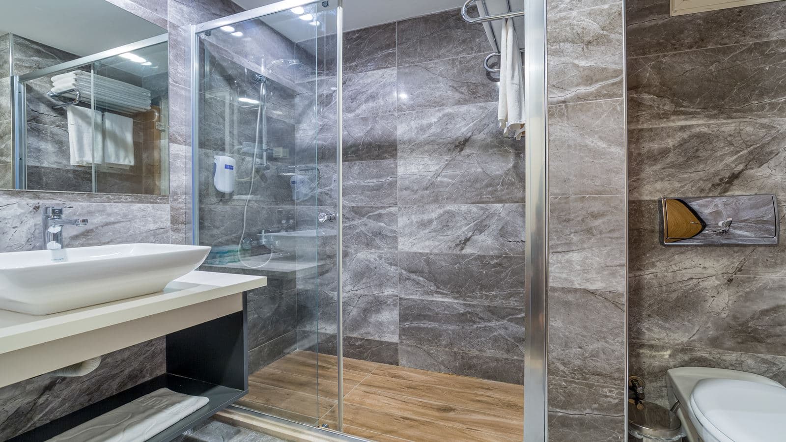 rooms-standard-room