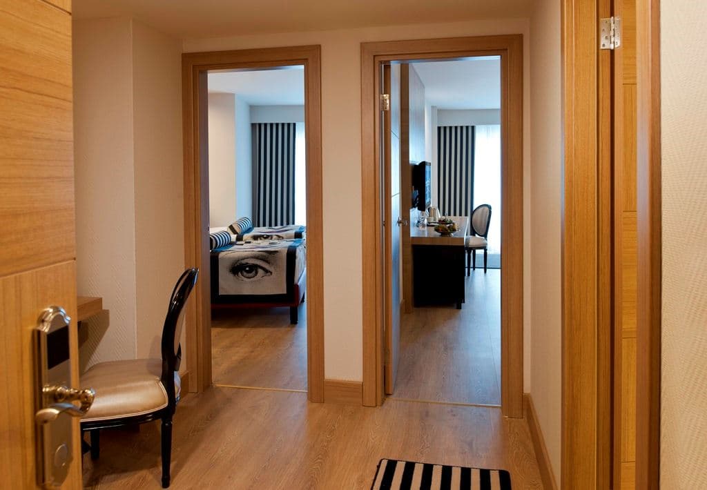 rooms-family-room-sea-side-view