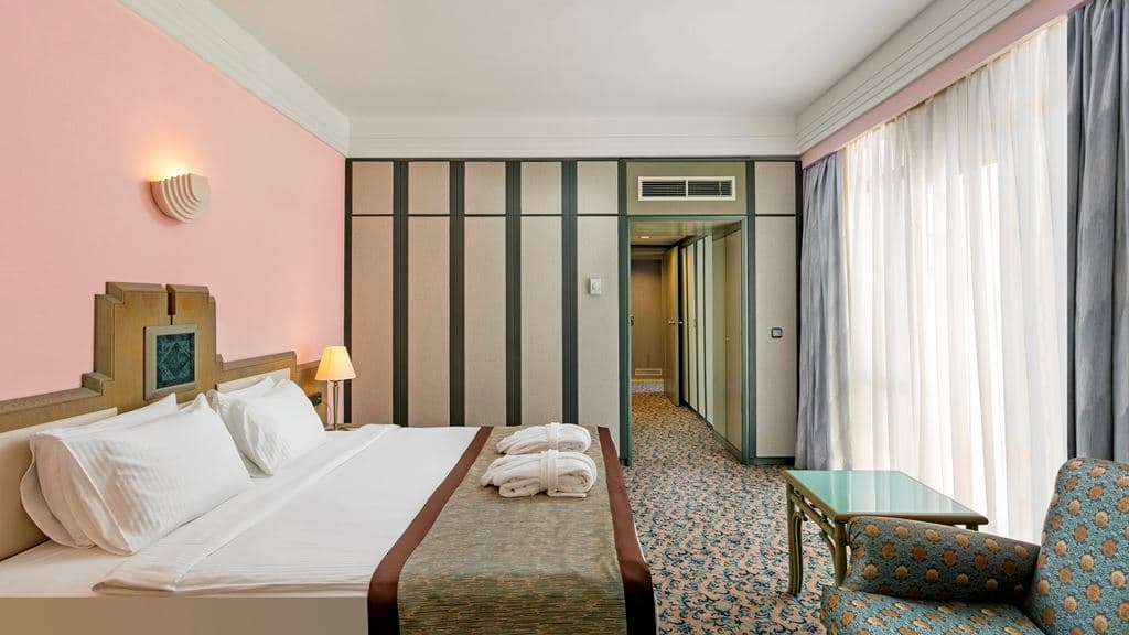 rooms-family-suit-room-sea-view
