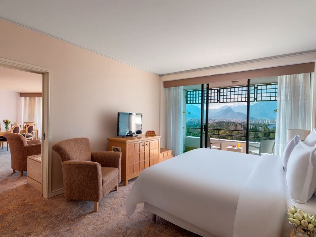 rooms-deluxe-suite
