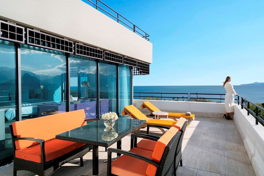 rooms-deluxe-terrace-suite