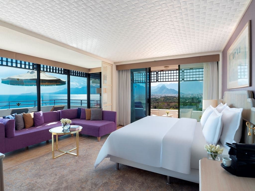 rooms-deluxe-terrace-suite