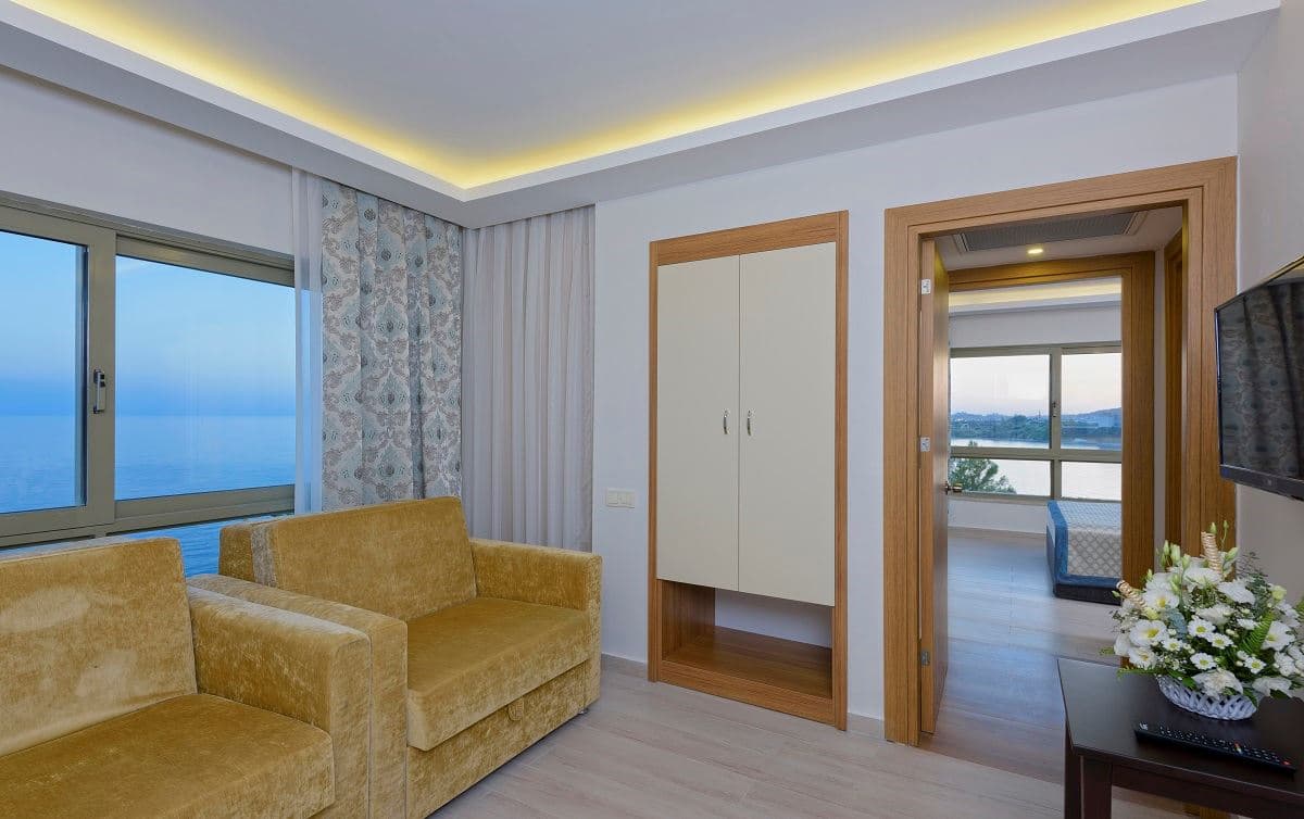 rooms-family-room
