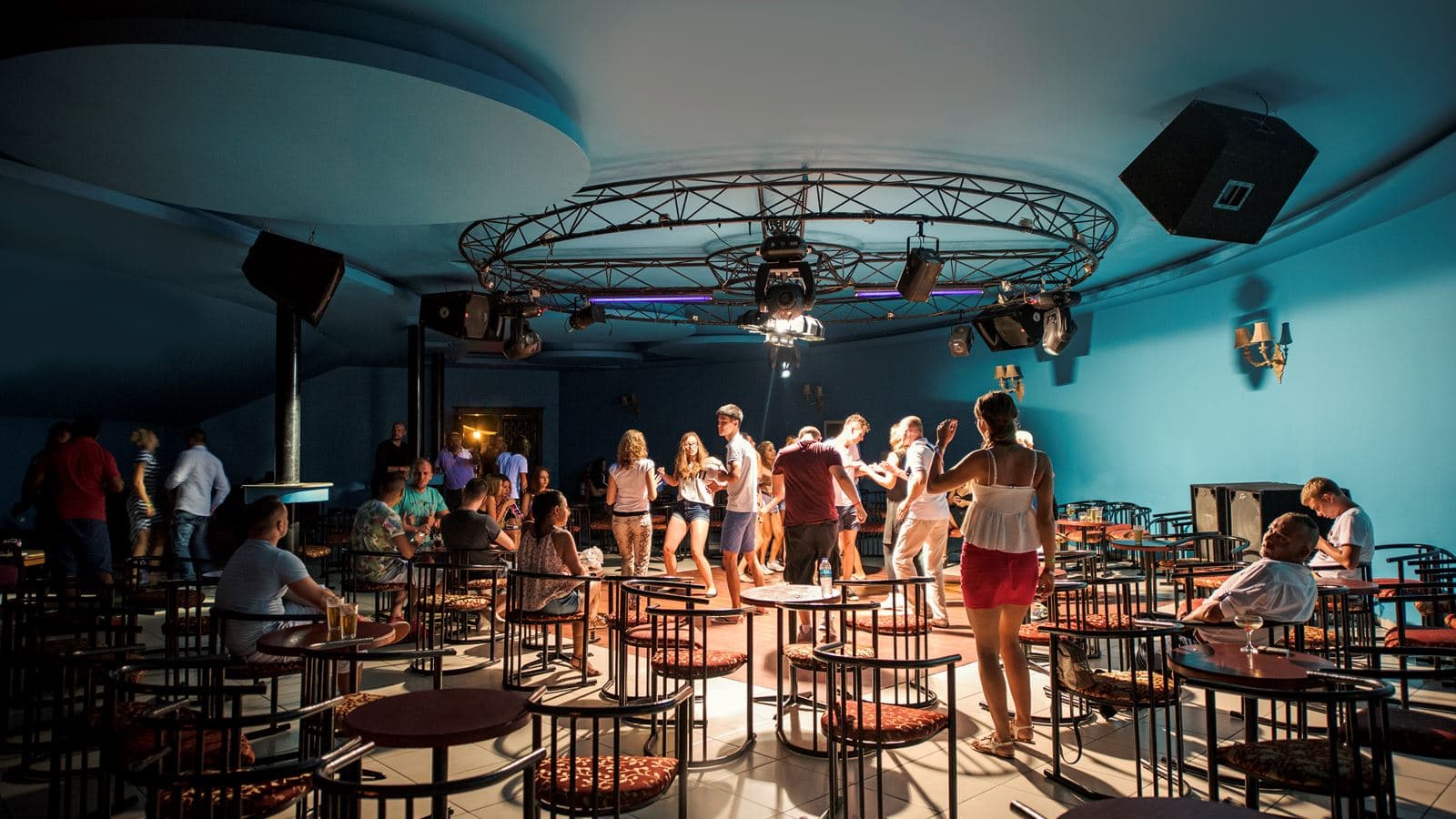 bars-planet-bistro-disco