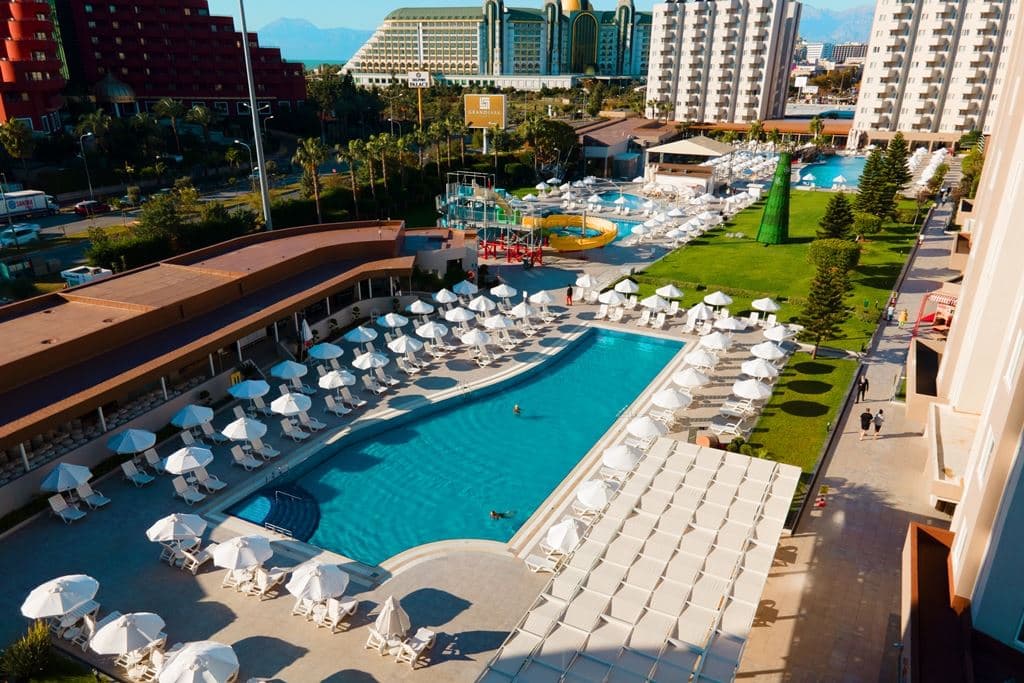 pools-outdoor-pool