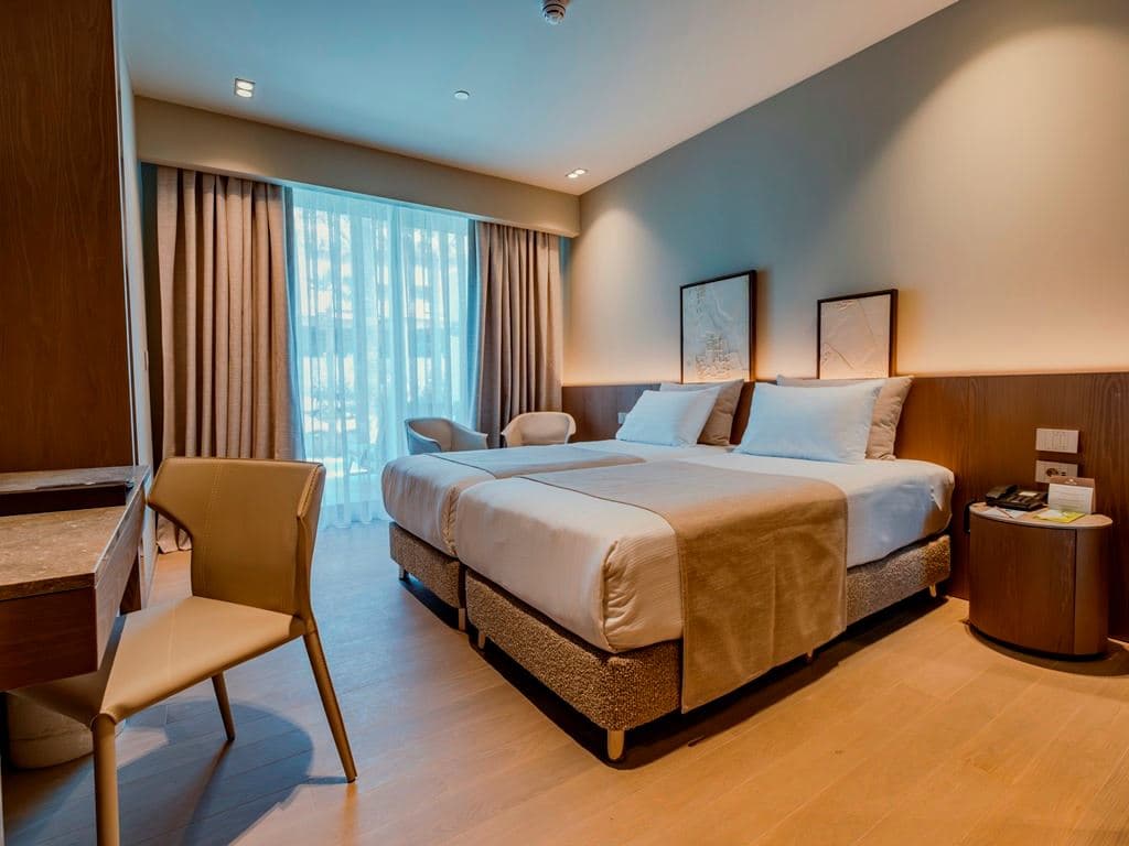 rooms-superior-swim-up-room-with-terrace
